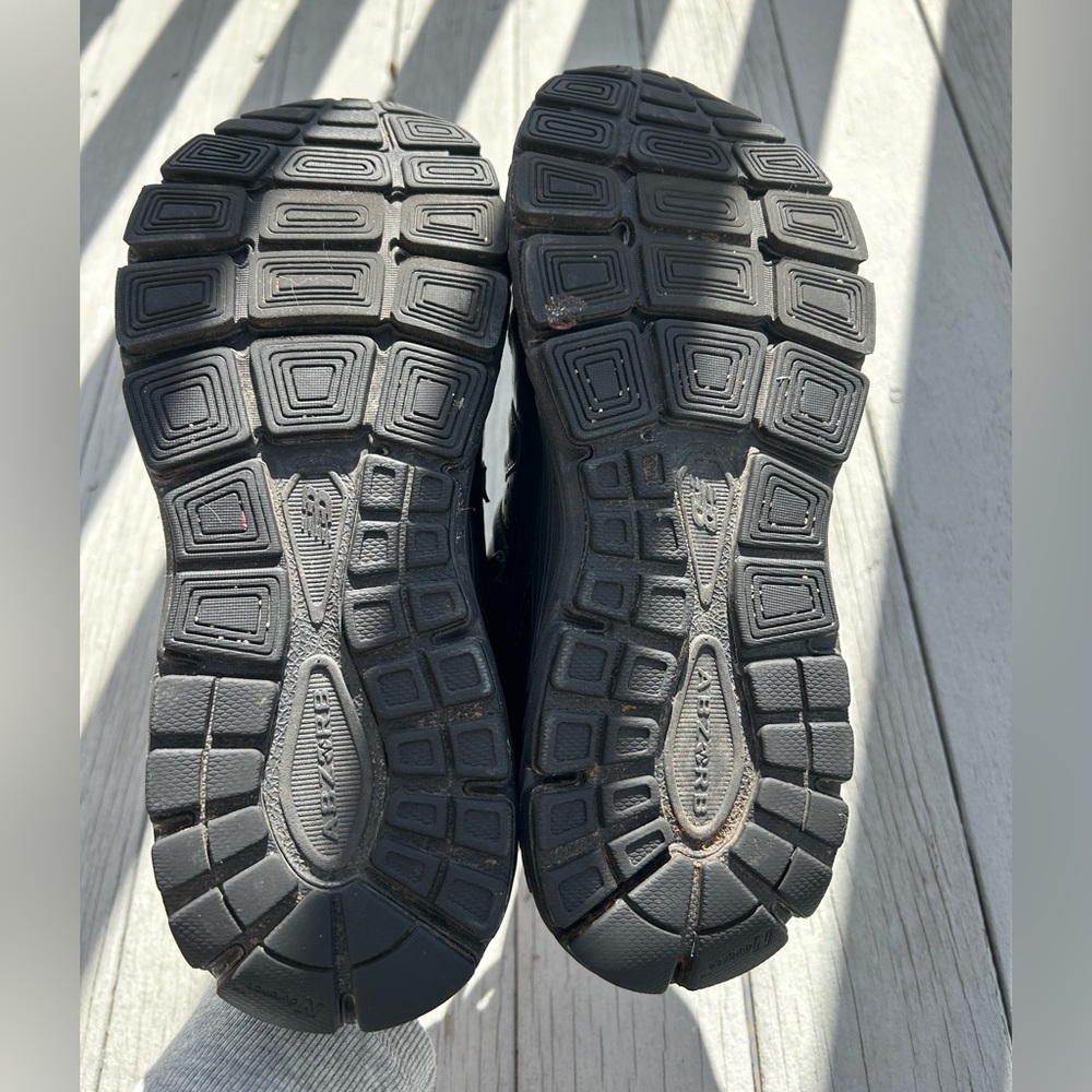 New Balance Walking Shoes - Picture 9 of 10